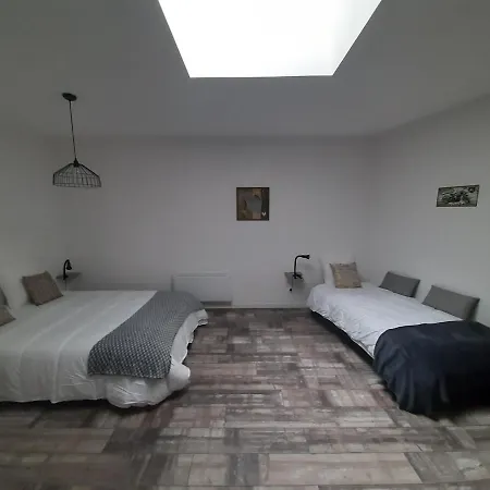 Des Maries A 7mn Du Puy Du F0u *