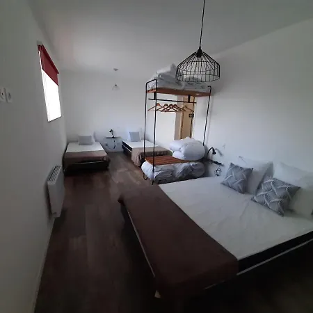 Des Maries A 7mn Du Puy Du F0u Feriehus Chambretaud