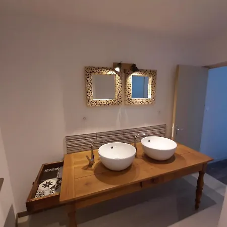 Des Maries A 7mn Du Puy Du F0u Feriehus *