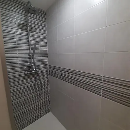 Des Maries A 7mn Du Puy Du F0u Chambretaud