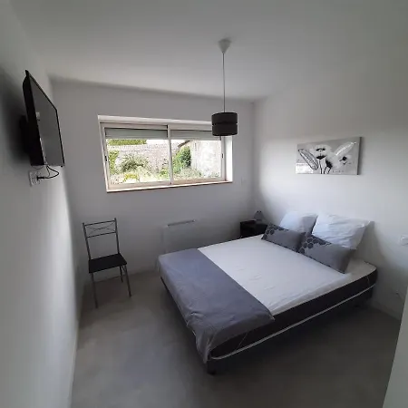 Des Maries A 7mn Du Puy Du F0u