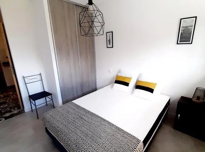 Des Maries A 7mn Du Puy Du F0u Дом отдыха