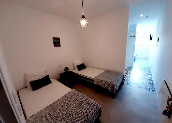 Des Maries A 7mn Du Puy Du F0u Дом отдыха