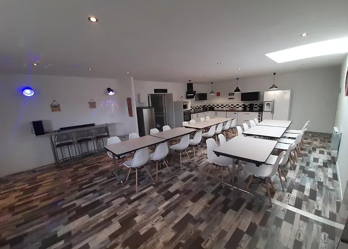 Des Maries A 7mn Du Puy Du F0u Дом отдыха Шамбрето