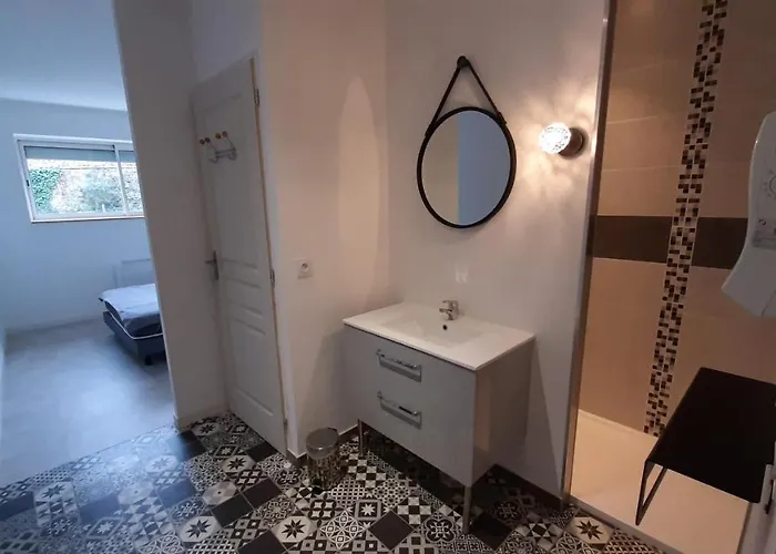 Des Maries A 7mn Du Puy Du F0u Дом отдыха Шамбрето