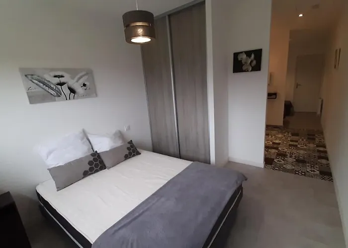 Des Maries A 7mn Du Puy Du F0u Дом отдыха